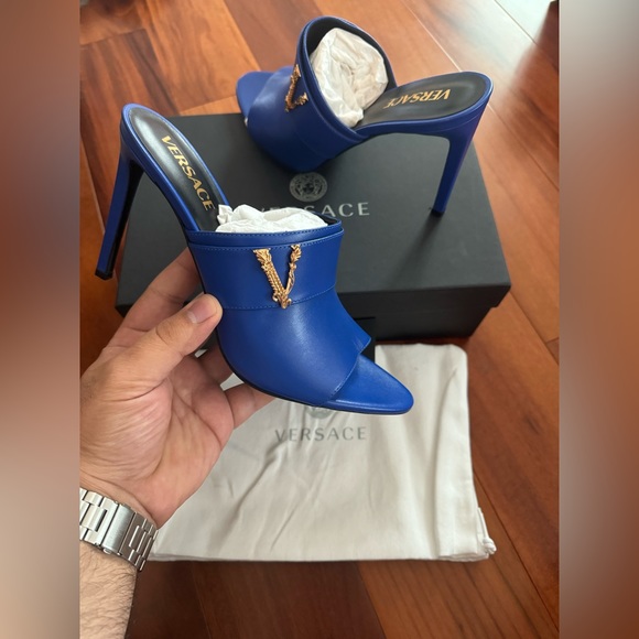 BNWT Versace Vitello Royal Blue High Heel Sandals! - Picture 3 of 3